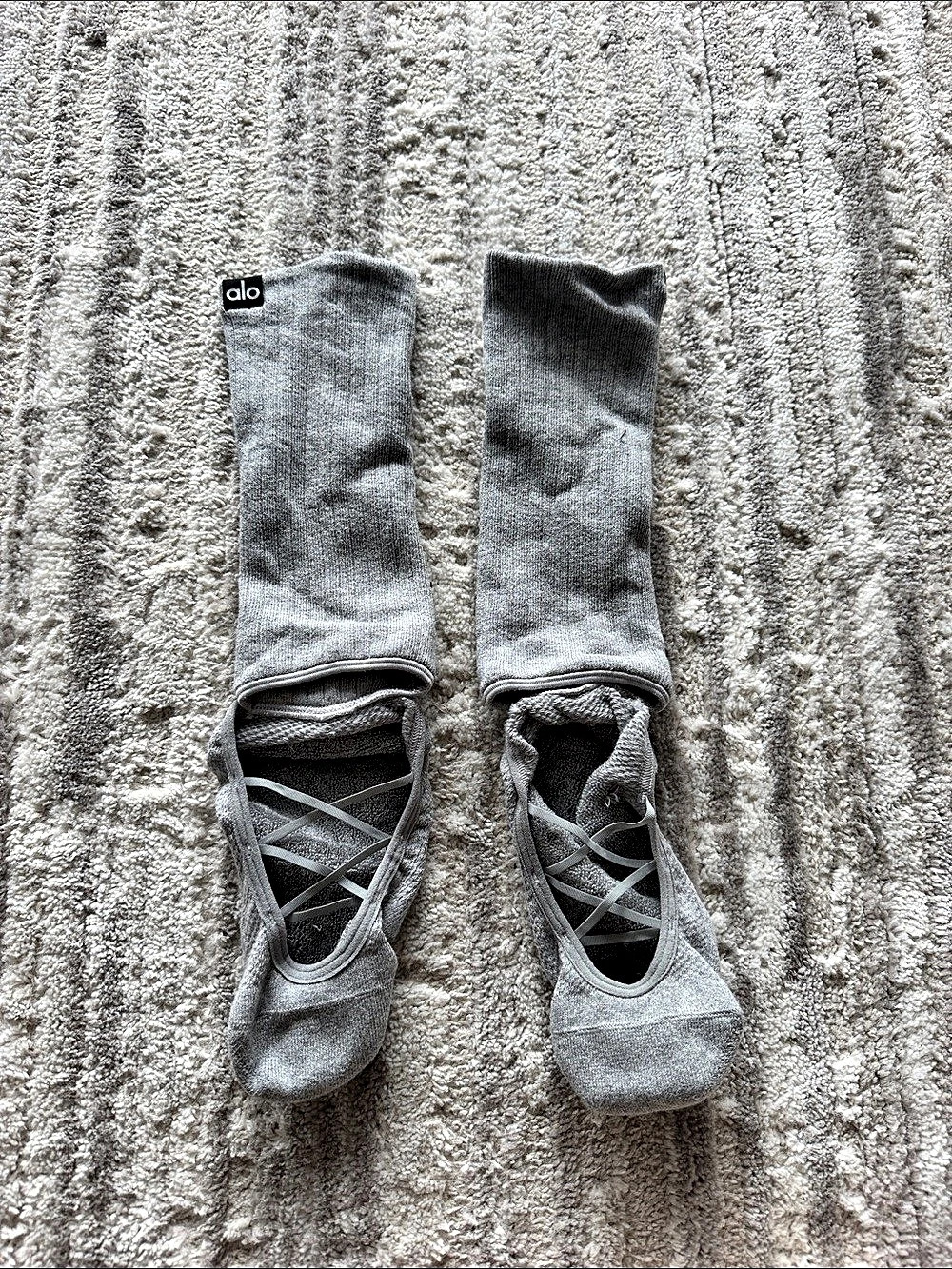 ALO grippy socks gray